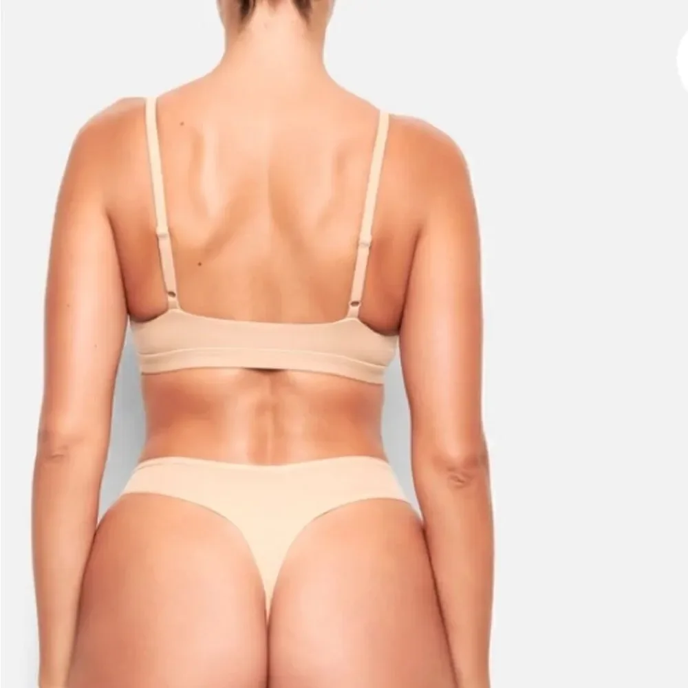 NWT SKIMS Fits Everybody Triangle Bralette - Size Small
